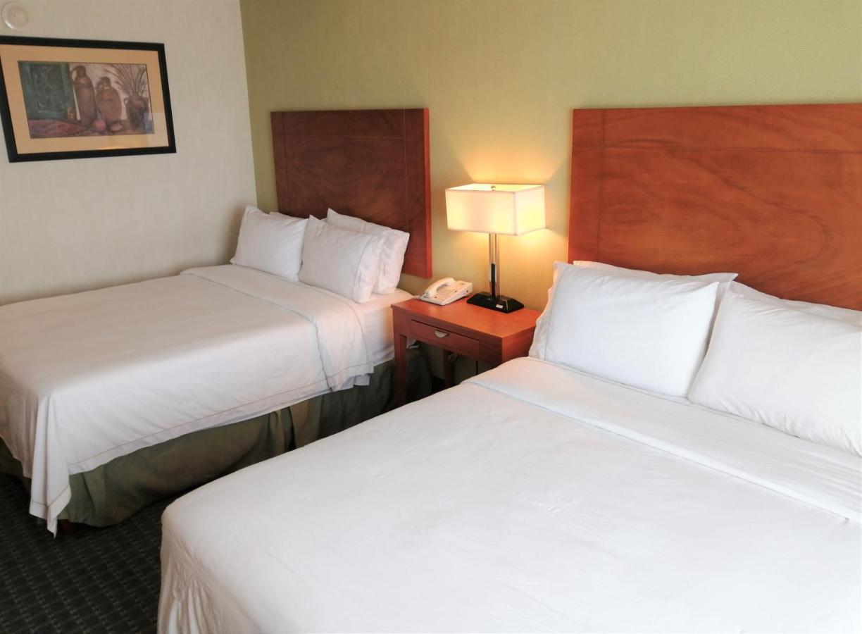 Holiday Inn Express & Suites Toluca Zona Aeropuerto, An Ihg Hotel Zewnętrze zdjęcie